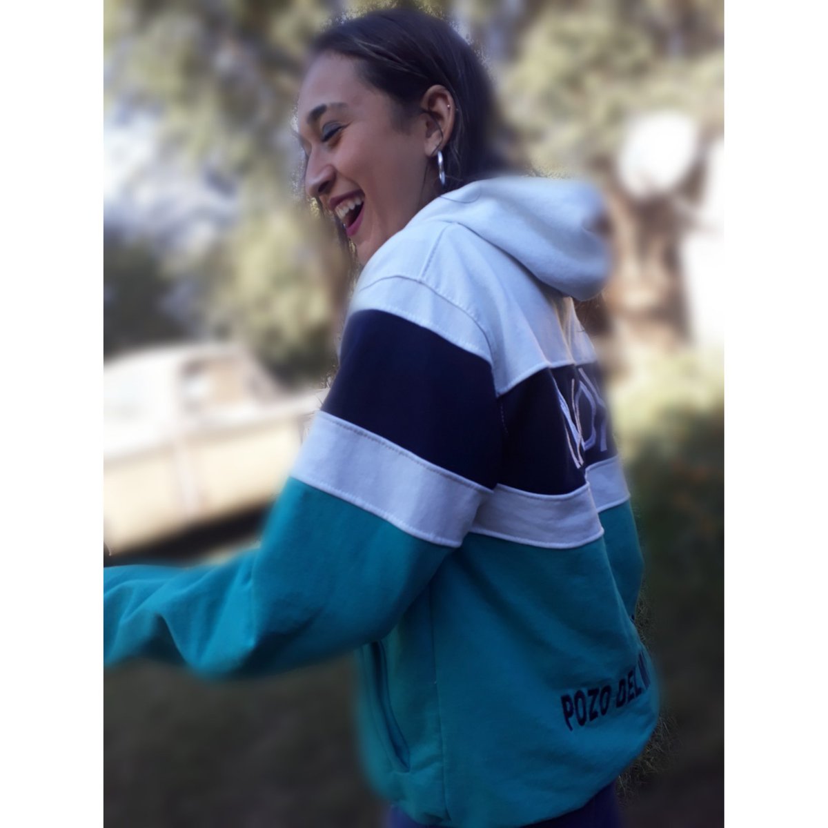 Y acá también,enamorada de la campera😍