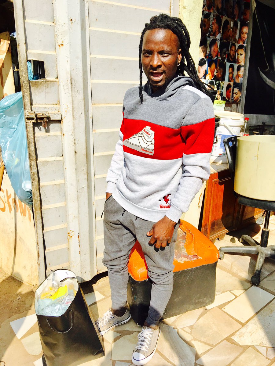 RoosterTm_Brand's tweet photo. @UmalambaneZN It's winter ❄️ let us Gear you up. It's not about the moola,but it's about the style we influence around 🚚🛍📦ikasie. #RoosterBrandRSA https://t.co/CN0pLEP75d