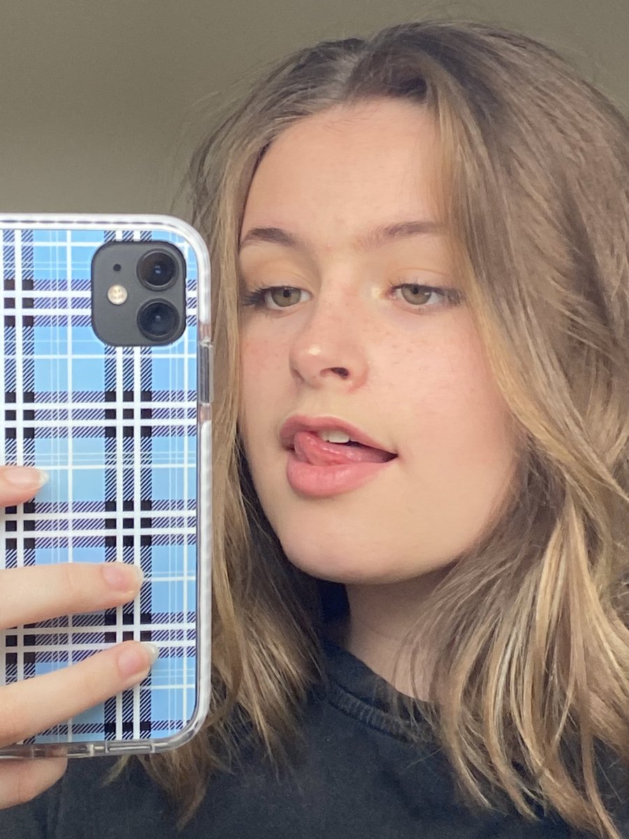 clemencesvan's tweet image. hop allez, comme je ne veux pas les mettre sur insta je vous les donnes ici &lt;3 ( pas de retouche la flemme)