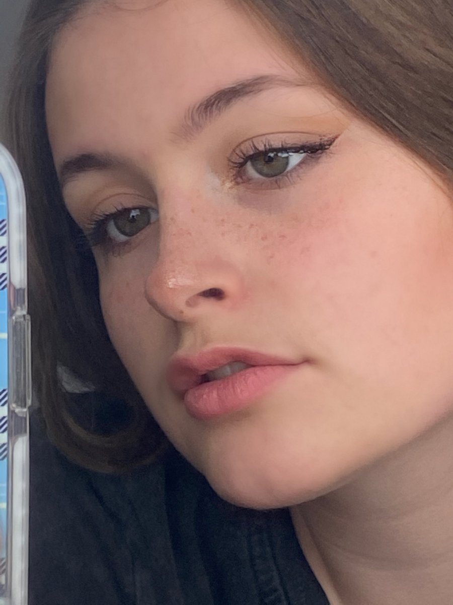 clemencesvan's tweet image. hop allez, comme je ne veux pas les mettre sur insta je vous les donnes ici &lt;3 ( pas de retouche la flemme)