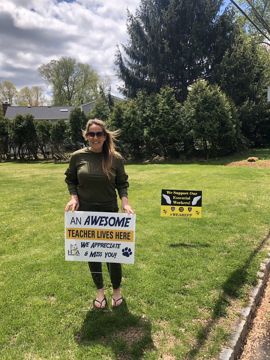CourtFerraro19's tweet photo. Thank you so much to our wonderful HSA at Burnet Hill! Feeling so appreciated during Teacher Appreciation Week!! 🥰🥰🥰 #itsgottabeBHE #TeacherAppreciationWeek2020 https://t.co/jGbWkIz5MX