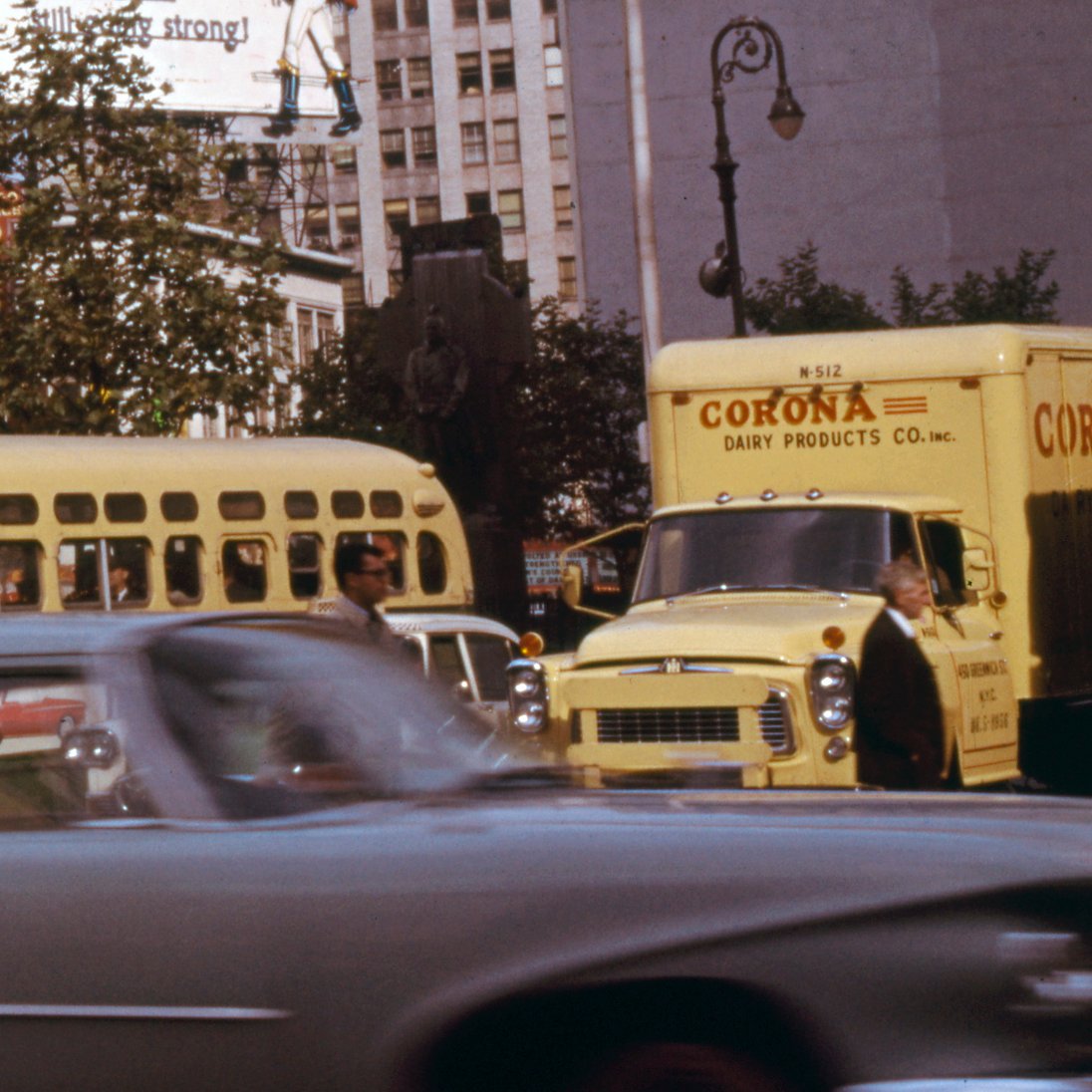 Amofag_'s tweet photo. Time square ça n'avais rien a voir dans les années 60 !
Attend un peu...
Enfaîte non, pas tant que ça... #coplot https://t.co/3OyzeifujF
