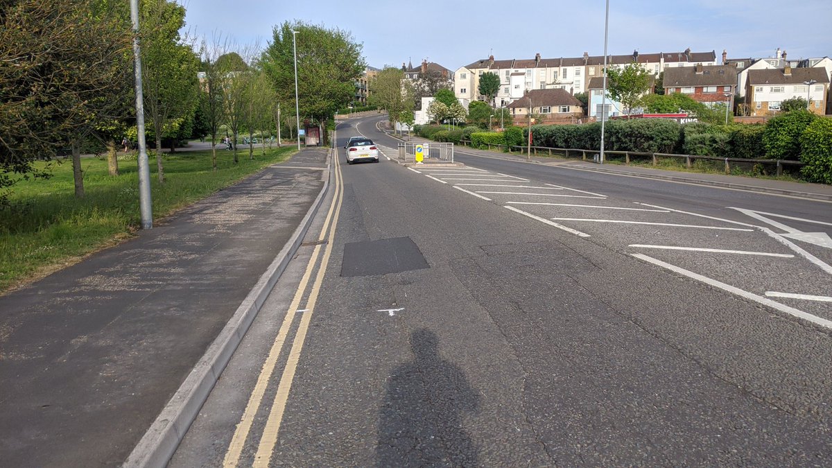 So currently there are some indicative road markings before tomorrow's works on OSR, temporary  #cycling lane of 2.7km.IT LOOKS GOOD. I'll be back tomorrow morning to see what sort of separation they put in. Needs to be visible, needs physical protection, needs enforcement.