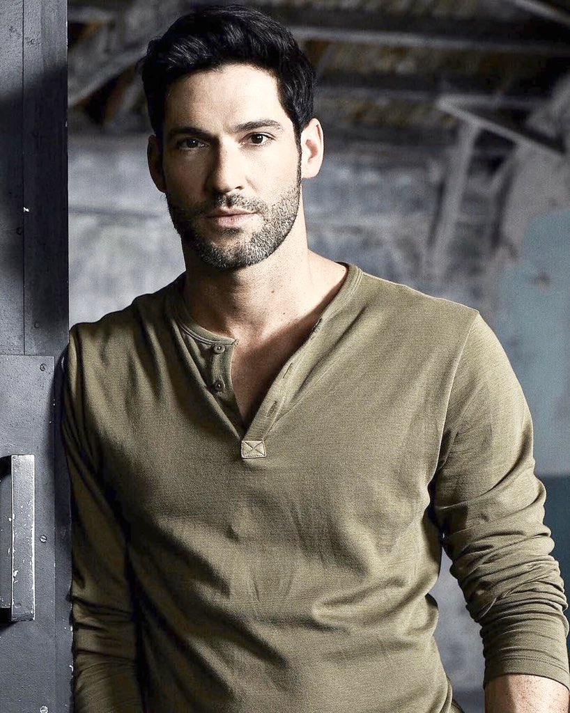 Kymera219's tweet image. I think I have a thing for guys named Tom #tomellis #tomhiddelston