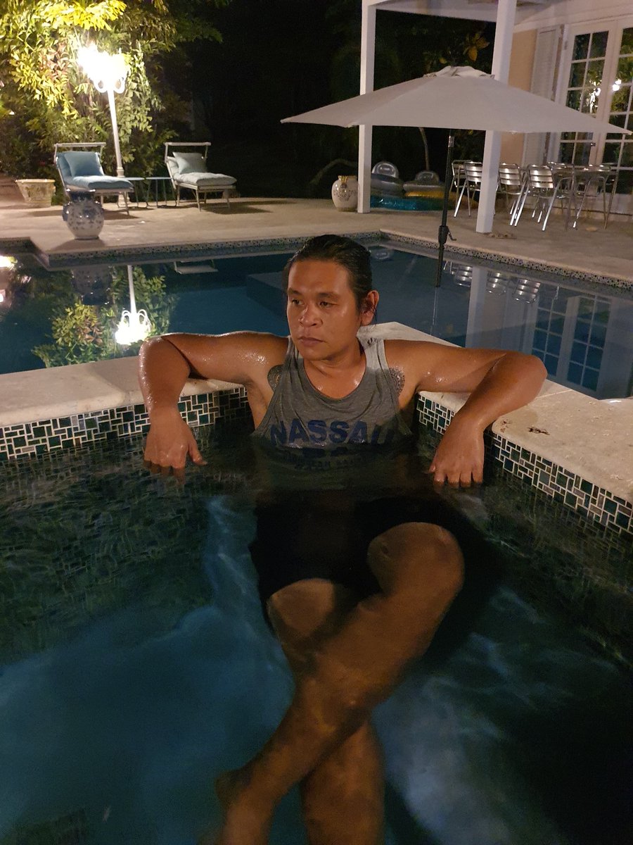 isabel_catrina's tweet photo. Ma'am Joanne: i just turn on the heater on the jacuzzi conrad.
#jacuzzinight https://t.co/T0lDBkBEms