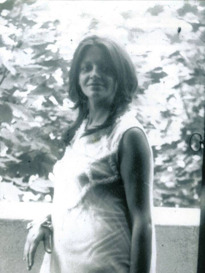 Un día como hoy en 1950 nacía la mujer que me dio la vida, pero también que le dio sentido a mi vida. Jamás entenderán lxs propagadores de odios que el amor es indestructible, perdura y trasciende nuestra propia existencia.
Liliana Corti Presente! https://t.co/CFqIK8aUyr