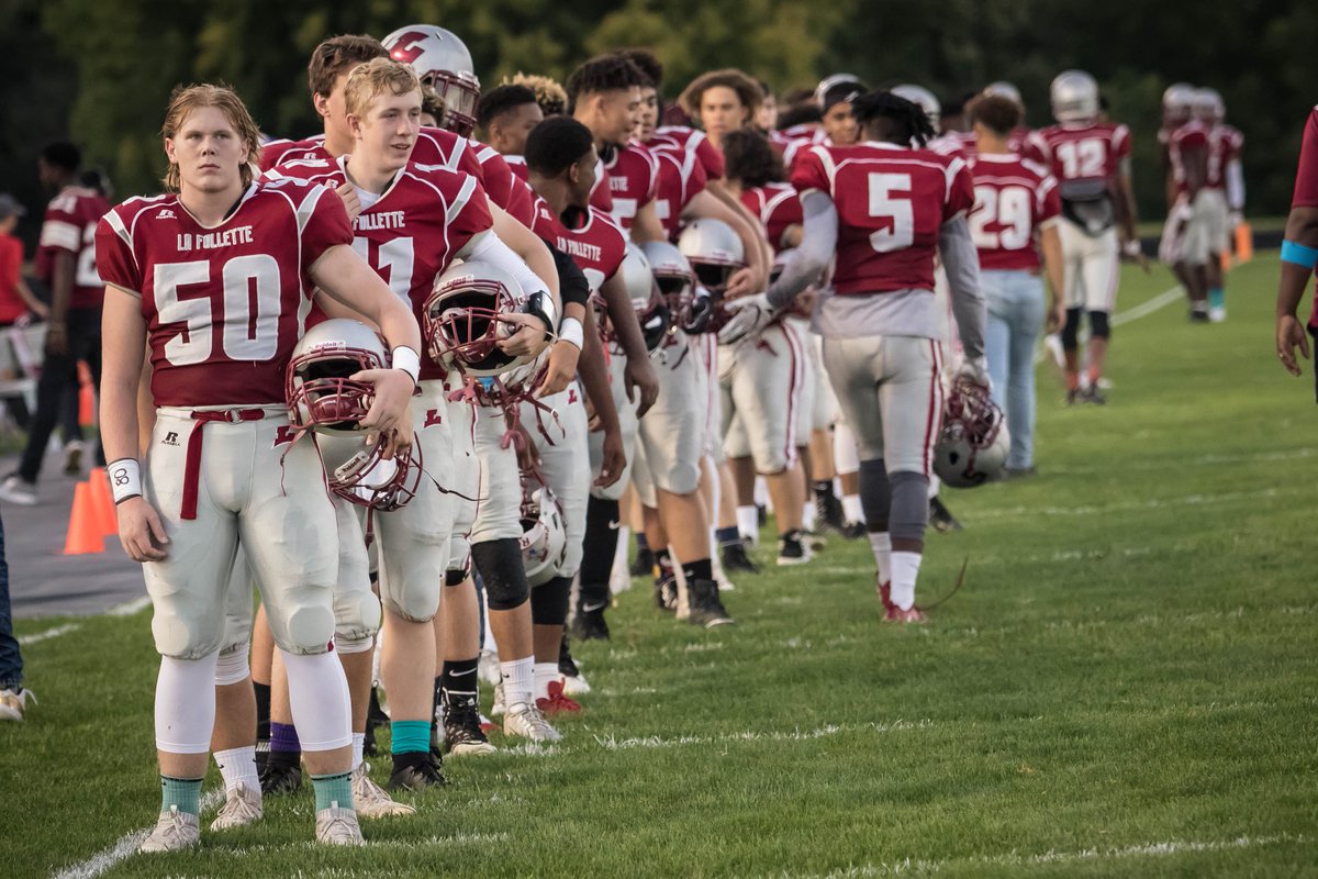 LaFLancersFB's tweet photo. Lancer FB Senior Spotlight LB #50 Mason Saunders was as 3-year starter for us. As a Jr was All-City &amp; 2nd Team All Conference.  Sadly Sr. yr was cut short to injury but his love for 🏈 and his teammates never wavered.  Off to UW-0 to play next year. Way2Go Mason!  #LancerPride https://t.co/RVfs0rq8Dy