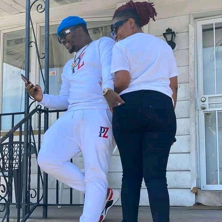 SmithDz1's tweet photo. 🇸🇱Sierra Leoneans watch out for this collabo @rozzy_sokota and One of Sierra Leone most outstanding singer mister Tok N Do @abizzy73 working on a Song that will hits not only Sierra Leone but Africa so stay tuned stay connected🔥🔥🤩🤩
#sierraleonetalent #rozay #abizzy #itpro https://t.co/aPCwkeuOMa