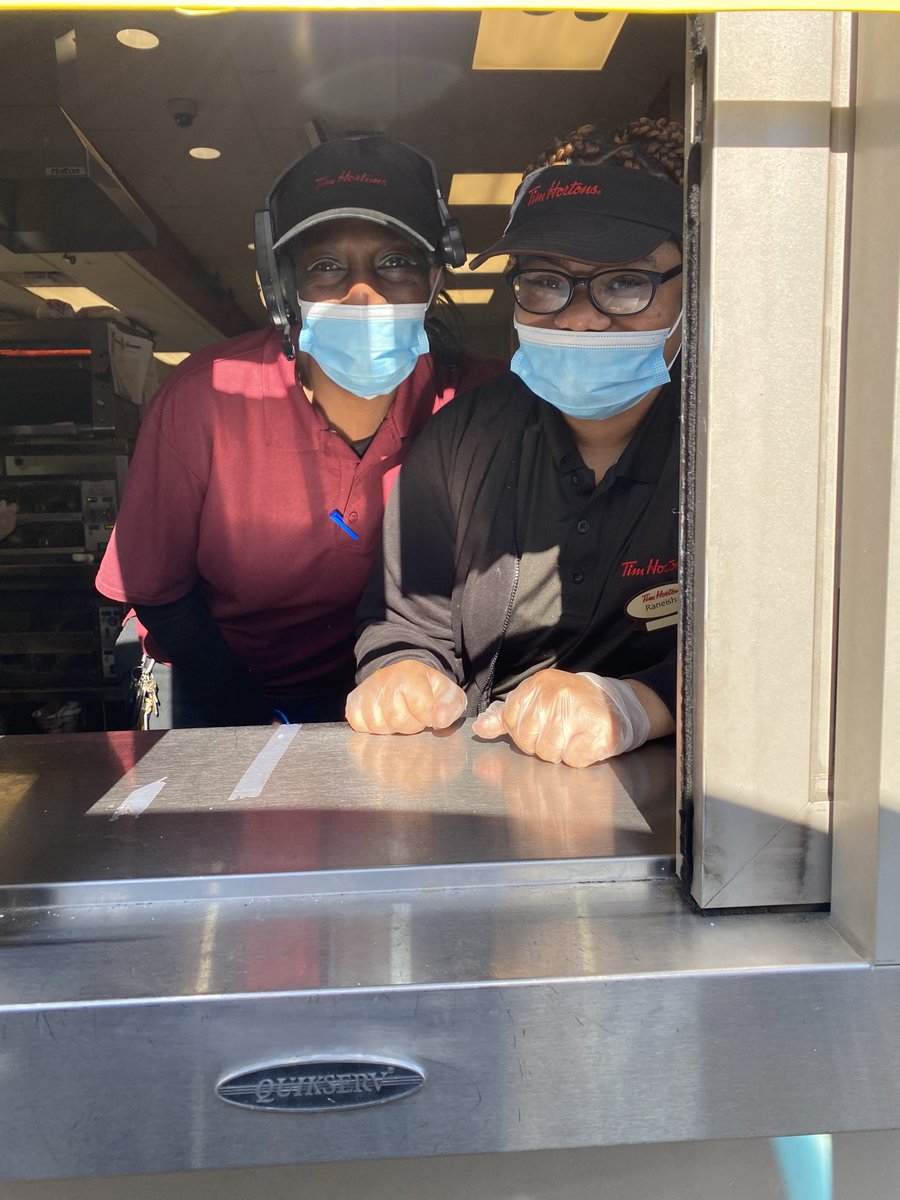 AMTOSUMD's tweet photo. Thank you to the team at the Tim Horton’s at Bethel and Sawmill for wearing masks to help keep the community safe! #thisissafe @TimHortons https://t.co/uSrmmEJj3H