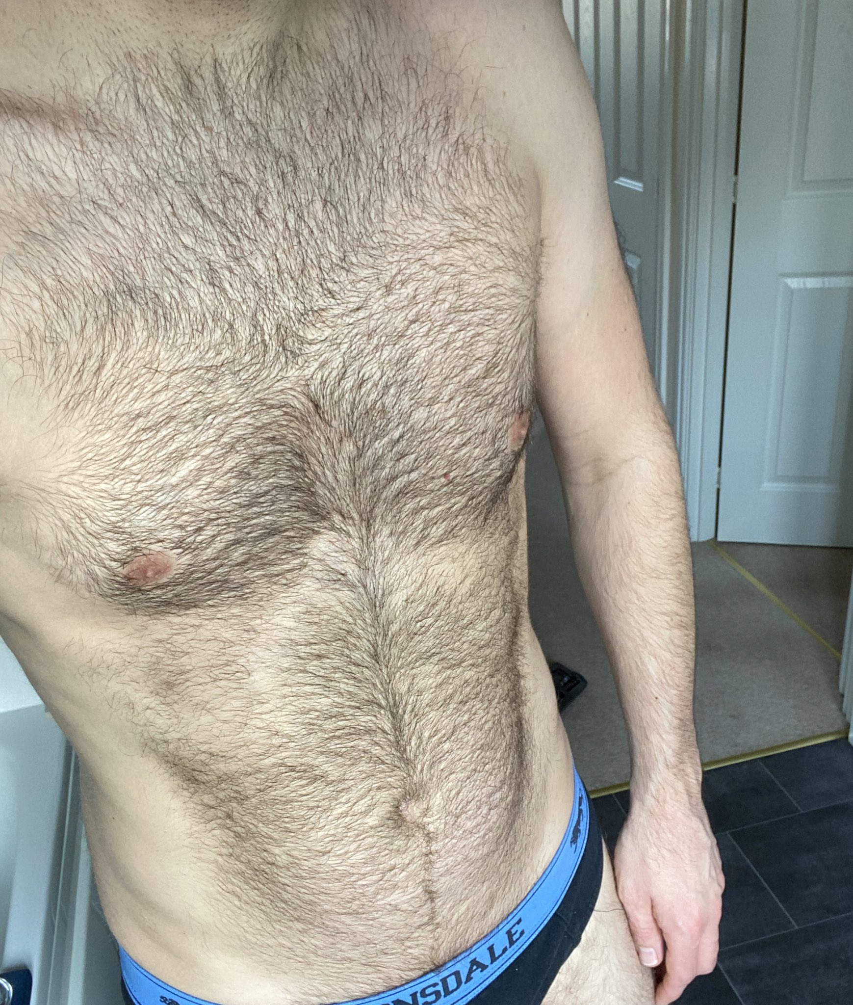 Daz on Twitter: "So I trimmed my chest hair today and think it looks much better. What do you think? 🤔. #number3 #lockdowntrim https://t.co/6YRBXe0UGm" / Twitter