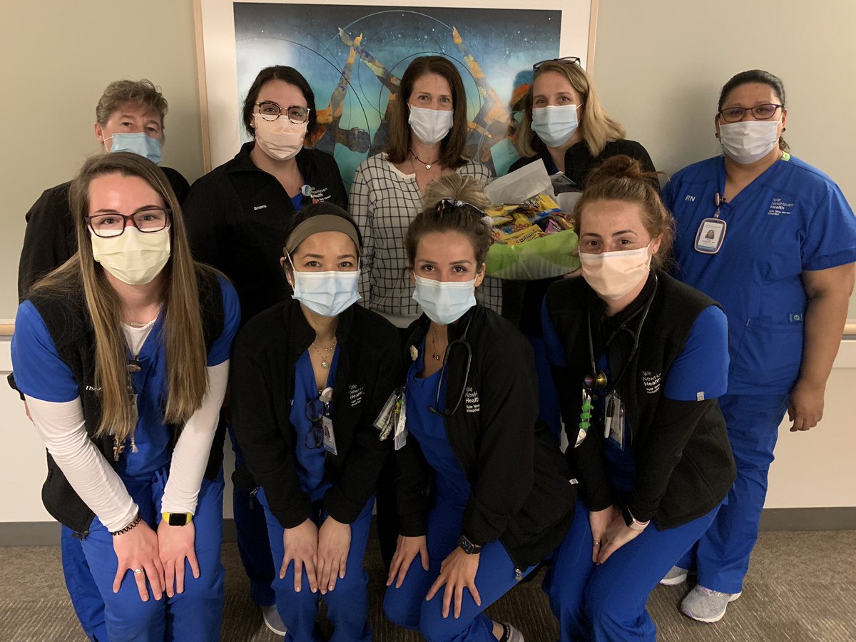 TCarafeno's tweet photo. Last Nights night shift rounds to recognize and celebrate the heroes who work overnight on the front line keeping patients safe. @SmilowCancer @YNHH #ThankYouNurses #GratefulForTheHeroes絵 https://t.co/cMqUxKV4Tg