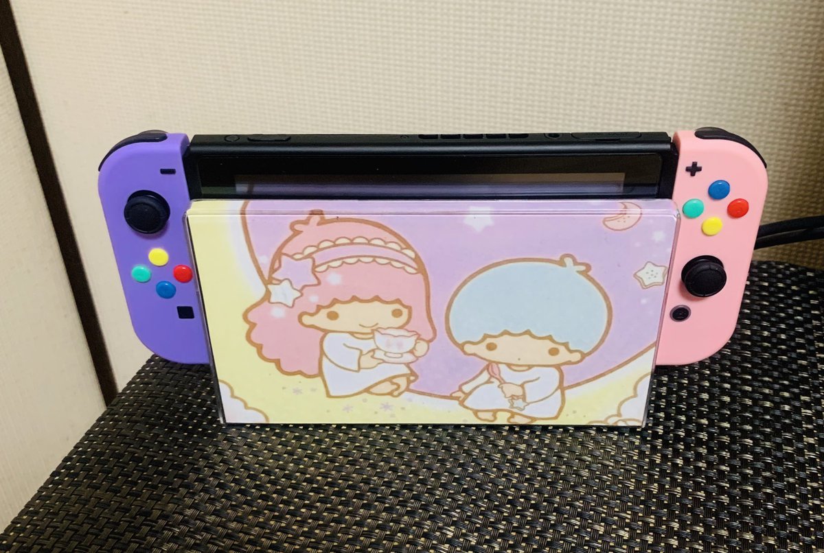 تويتر ぺるたん على تويتر Switchのドックカバーとキキララをプリントした紙を用意してドックに取り付けると超かわいいドックが完成 お部屋の雰囲気も変わるよ Switch Nintendoswitch T Co 7dxqmc3wsr