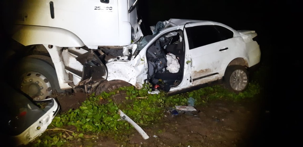 imirante's tweet photo. Duas pessoas morrem após colisão entre caminhão e carro de passeio na BR-316, em Timon
https://t.co/qvG7qouJ8l #Maranhão #TimonMA #colisãofrontal #PRF https://t.co/HBgdE8oPIp