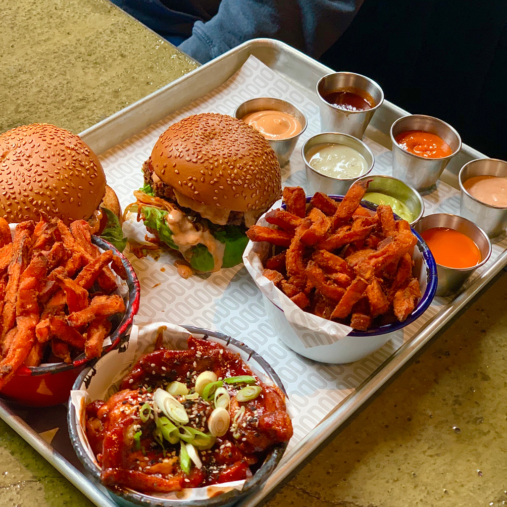 Who remembers eating tasty plates like these in The BOS? 😍 our phone line is now opening and we're taking pre-orders for this eve's @deliveroo shift... Time to get prepping! 🍔