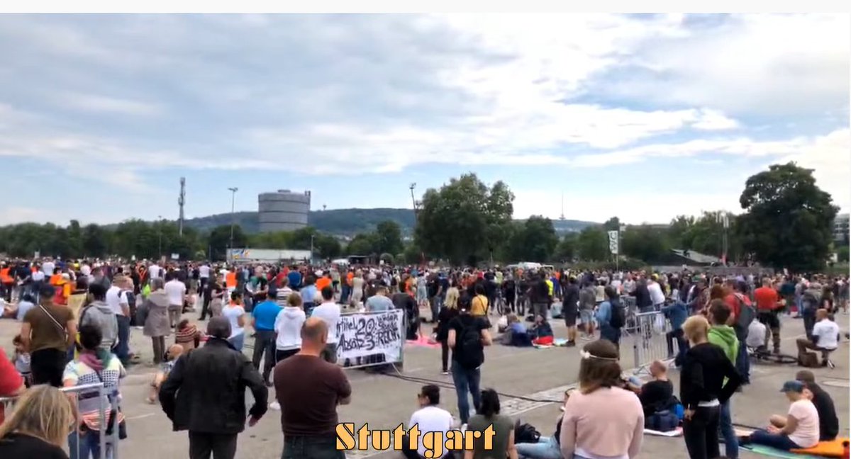 Stöckl ist in  #Frankfurt und in Stuttgart fordert man dazu auf, Söder vom VS beobachten zu lassen. In  #Stuttgart möchte man "We shall overcome" performen, was man angeblich nicht darf.  #fckqrfrnt  #verhetzdichnicht