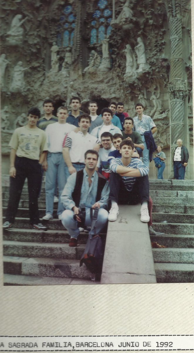 Hibaika's tweet photo. 1992. urtean, Bartzelonako Olinpiada garaiean, Hibaika elkartea kontsolidazio fasean sartuta.
Aupa #Hibaika ! Aupa #Orereta !
#JamonesAncin #ReformasBerruete @gastroteka #Ausolan #MichelenayLecuona @begi_optika #pumkinnglishinstitute #emkt #GureBus https://t.co/uDc475JV0c
