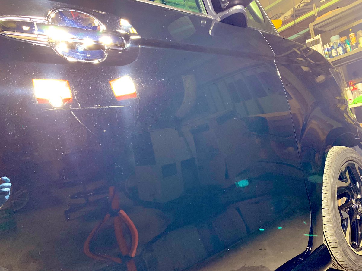 hollycarcoating's tweet photo. ~N-BOX custom~

🚘プレミアムボディガラスコーティング
🚘小傷消しボディ研磨
🚘除菌抗菌車内クリーン

納車されて小傷など、気になってたので
研磨からの分厚いガラスコーティングを
施工しました‼️
とても艶感が出て、お客様も
満足してもらいました🤗
ありがとうございました😊 https://t.co/NgxhbYzpcD