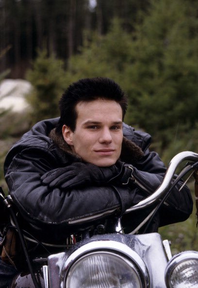 ImoveCar's tweet photo. The face of someone who’s always been cool.
#TwinPeaks https://t.co/fhvmKaxuja