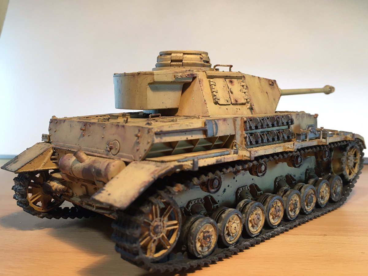 MS06zeku2's tweet photo. タミヤ 1／35 Ⅳ号戦車
投稿させていただきます。
ウェザリングやり過ぎて、スケール感が残念ですが、大目に見てください。
#モデラーズクラブ合同作品展 https://t.co/FLPKjNaT2G