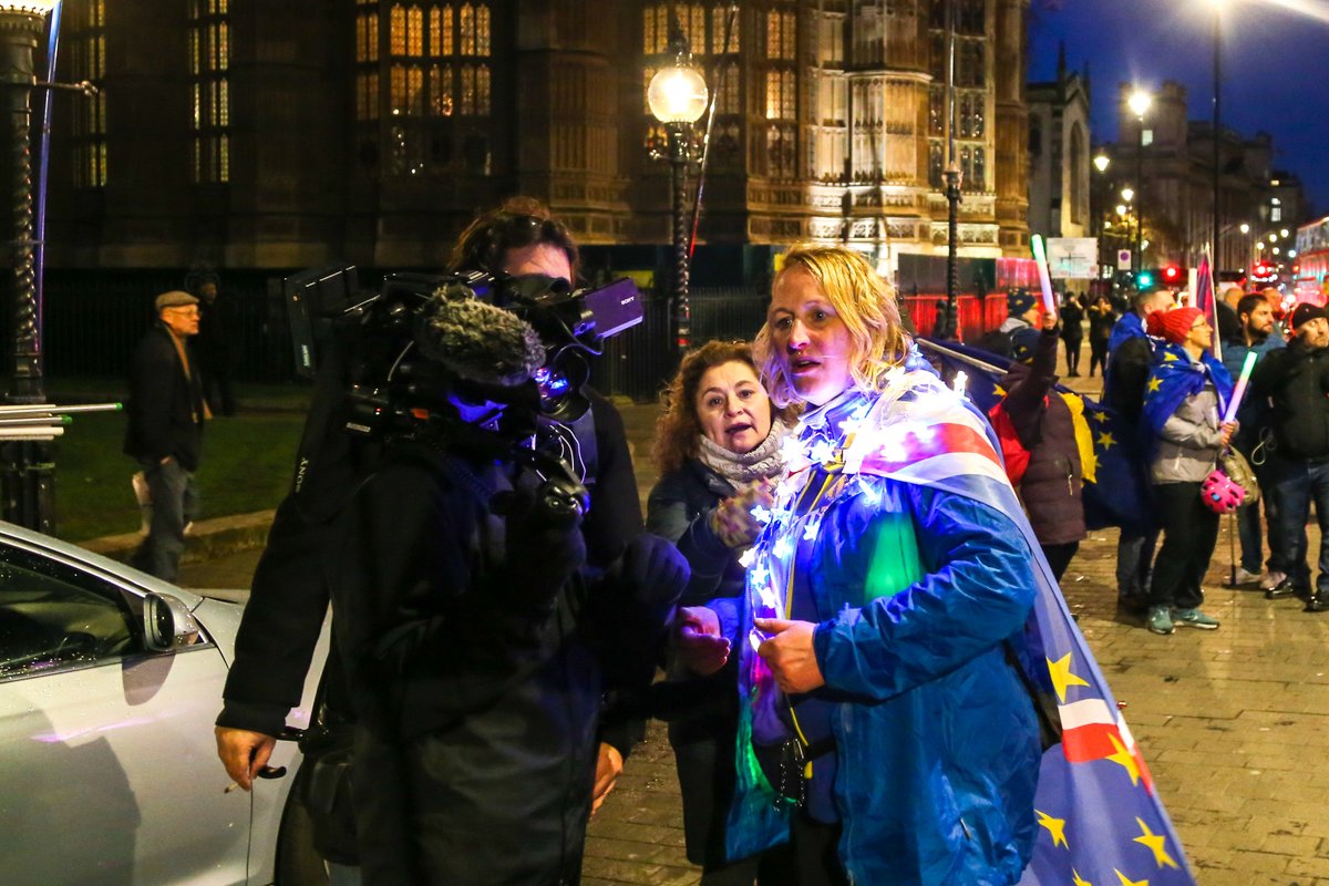 NigelNott's tweet photo. 12 March 2019 โ Old Palace Yard, Westminster
โMeaningful Vote 2โ โ another government defeat and a VERY wet day.
@ElspethElspeth @snb19692 @SodemAction #SODEMaction #2020MarchForEU #NotGoingAway #EuropeDay https://t.co/A0zmwjyQDg