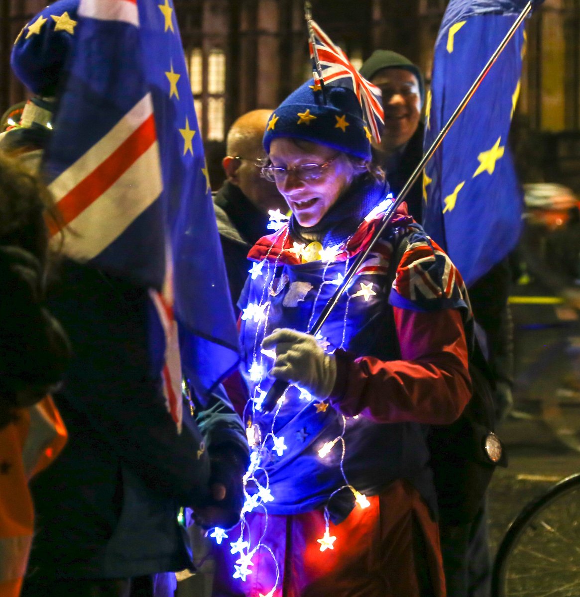 NigelNott's tweet photo. 12 March 2019 โ Old Palace Yard, Westminster
โMeaningful Vote 2โ โ another government defeat and a VERY wet day.
@ElspethElspeth @snb19692 @SodemAction #SODEMaction #2020MarchForEU #NotGoingAway #EuropeDay https://t.co/A0zmwjyQDg