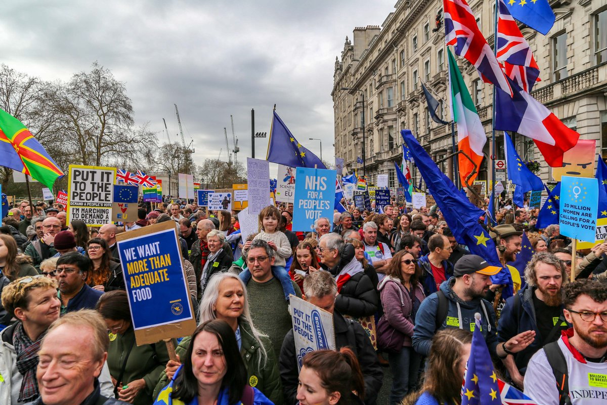 NigelNott's tweet photo. 23 March 2019 โ London โ Put it to the People March
Huge turnout โ young and old
@snb19692 @SodemAction #SODEMaction #2020MarchForEU #NotGoingAway #EuropeDay https://t.co/eLAX1s3Jon