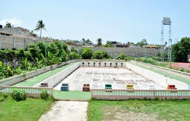 5/9: Did u know Haiti  was the 1st carribean country to have an Olympic size pool? The pool at Centre Sportif de Carrefour was built in 1982 & is 50 meters long! Pool has been out of use since 1990 but renovations were set in motion by the Haitian Fed of Water Sports in 2017.