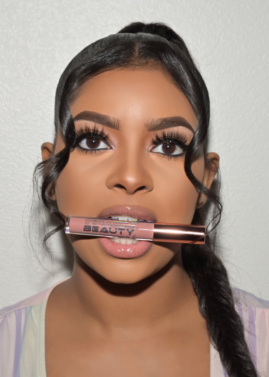 TROQUELL's tweet photo. I created my own lane, I did it for the Project Girls....💕🧱 Tonight at midnight, 4 New LipGlosses are dropping. Set your alarms. ✨

IBERVILLE Rock
ST BERNARD Ave-NUDE
CALLIOPE Clear
Pink DESIRE
Shop black-owned makeup. https://t.co/yespZa8371 https://t.co/WnqZvjaIXU