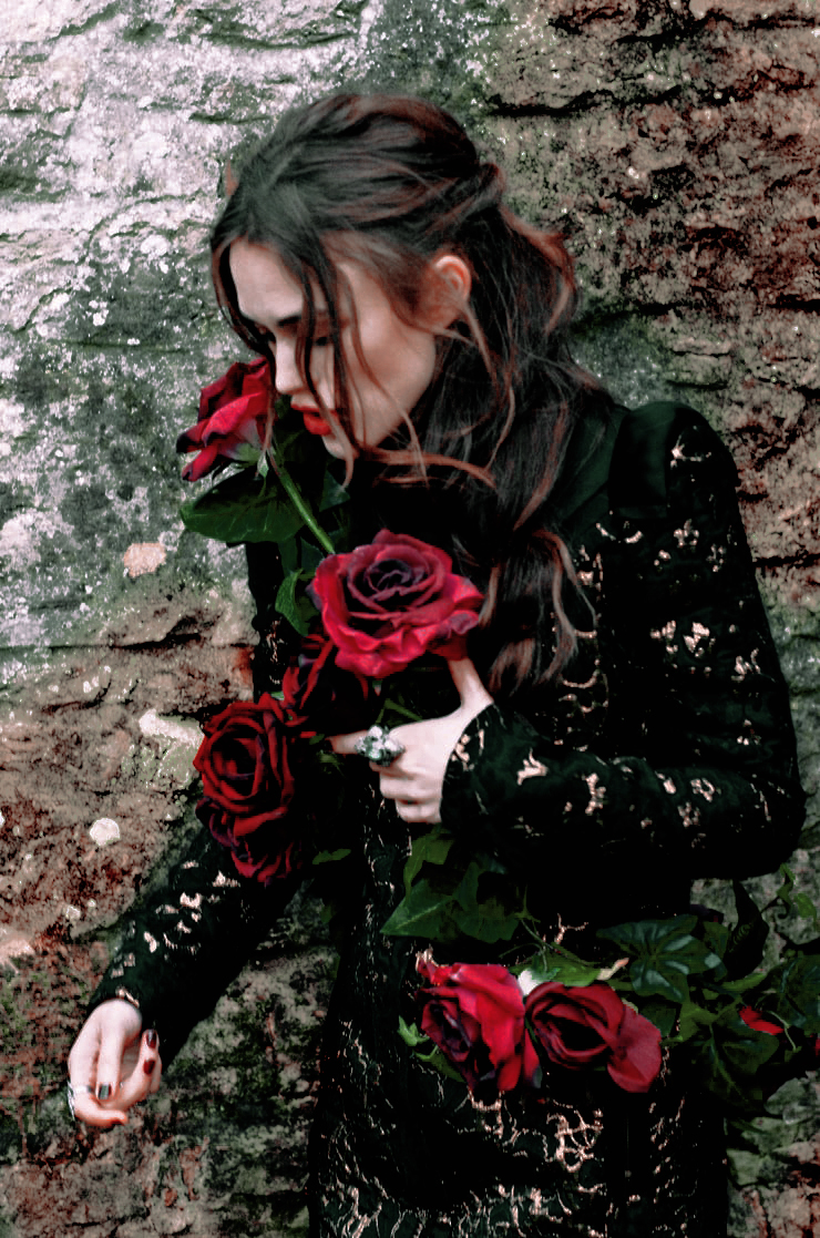 𝑺𝒉𝒆𝒍𝒕𝒂 𝑮𝒐𝒓𝒎𝒂𝒏 (𝟣𝟫𝟪𝟧)
❝𝑊𝘩𝑒𝑛 𝑦𝑜𝑢'𝑟𝑒 𝑑𝑒𝑎𝑑 𝑎𝑙𝑟𝑒𝑎𝑑𝑦, 𝑦𝑜𝑢'𝑟𝑒 𝑓𝑟𝑒𝑒.❞

    ♚.
       ┊┊ Irish traveller
       ┊┊ Gypsy royalty
       ┊┊ Catholic

    ♱ .
       ┊┊roleplay acc
       ┊┊rol med/ext
       ┊┊abierta a tramas