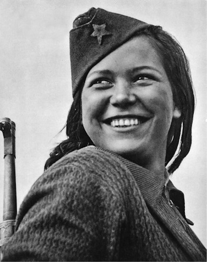 Young Bosnian Serb partisan Milja Marin in a photograph from the winter of 1943-44 that became an icon of Yugoslav propaganda (“Kozarčanka”).   #StopFascism  #NoPasarán  #resist  #ToriesOut  #ALutaContinua
