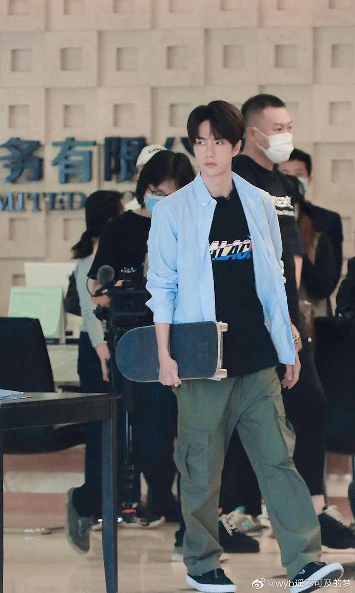 deviljae89's tweet photo. จะตามจะทำอะไรดูหน้าน้องด้วย
กูน่ะนะ.... #SaveYibo เลย https://t.co/qzDUeyrjda