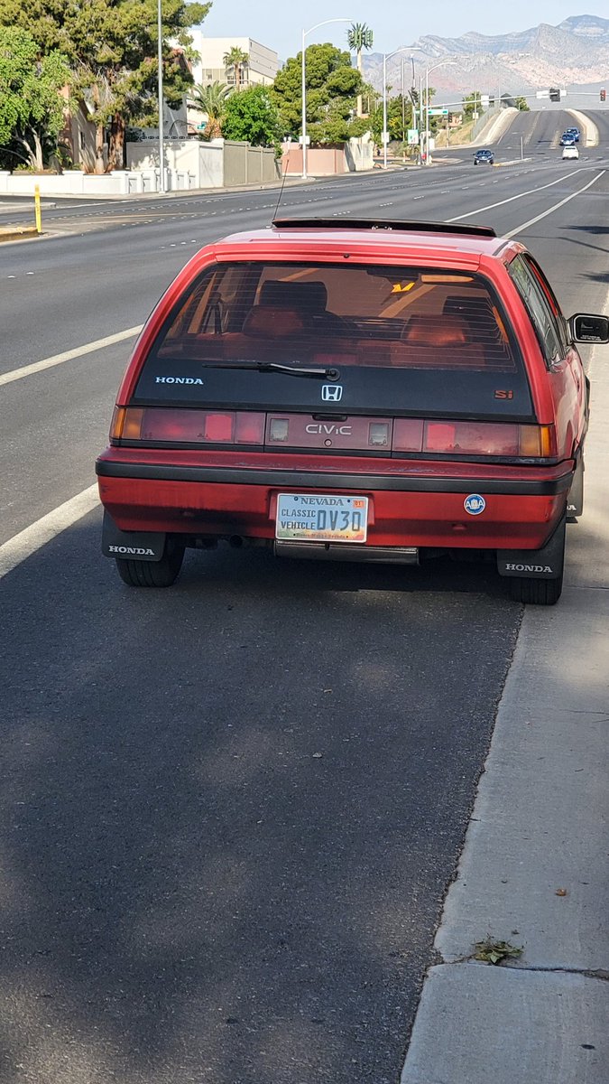 Sir_pyramidhead's tweet photo. @slayyyla @ThanksKaren Yup found it its in front of the apartments on rainbow and washington https://t.co/1BOEXhTwcK