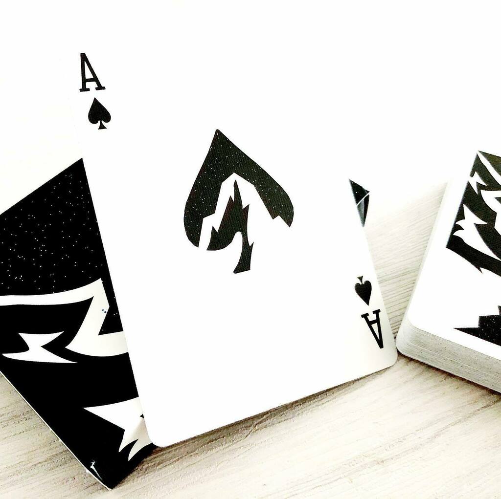 Kardify's tweet image. Weekend vibes! The Ace of Spades of Ascension Summit #playingcards from @murphysmagic. The contrasting stark white mountain represents the challenges that lies ahead and the stars speckle in the background. The deck is available from your favorite #murphysmagic retailers.