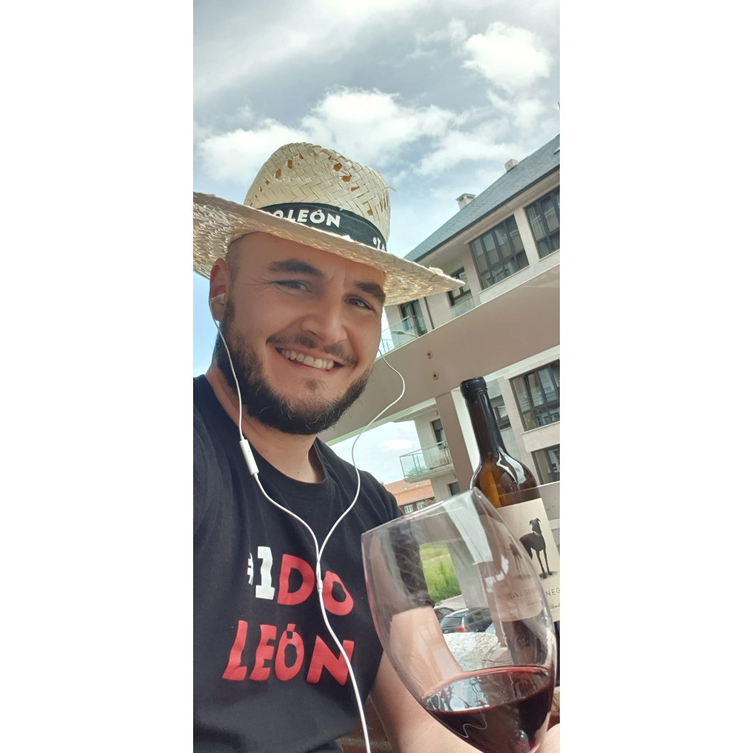 vitisvelado's tweet photo. #BrindisMovimientoVinoDO con #vino de la @CRDOLEON #Albarin #prietopicudo #winelovers #CanallaRose #Albaricus #GalgoNegro SALUD para todo el mundo. #AnimoySalud💪🍷 https://t.co/ad9FUj6WbB