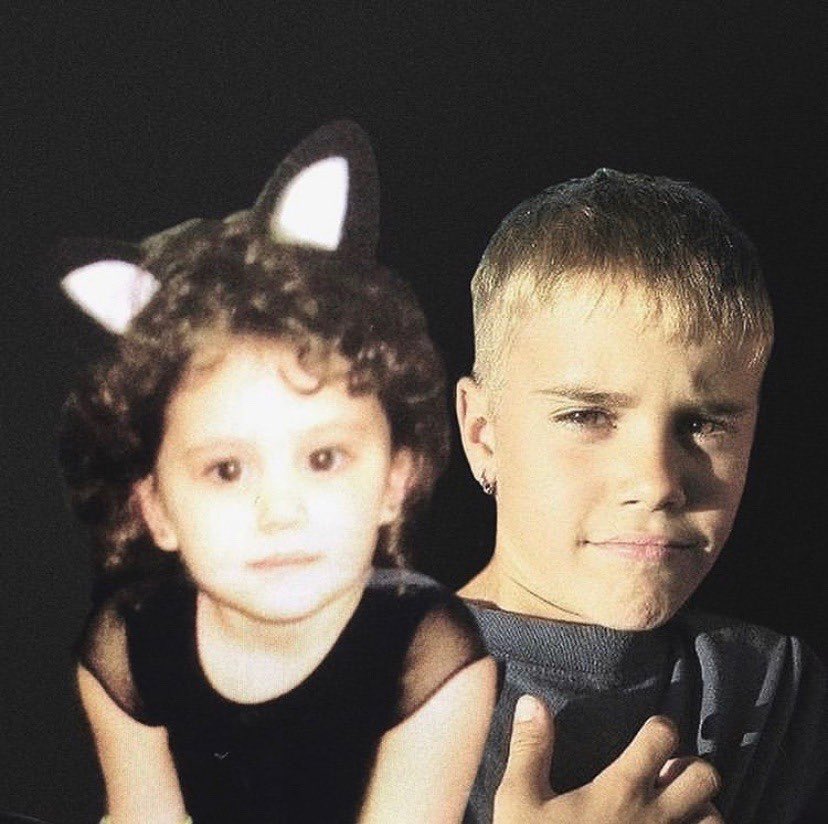 ArianaToday's tweet photo. #StuckWithU earns the biggest debut for a male-female duet in Spotify history ⭐️ https://t.co/90WGB1gNnK