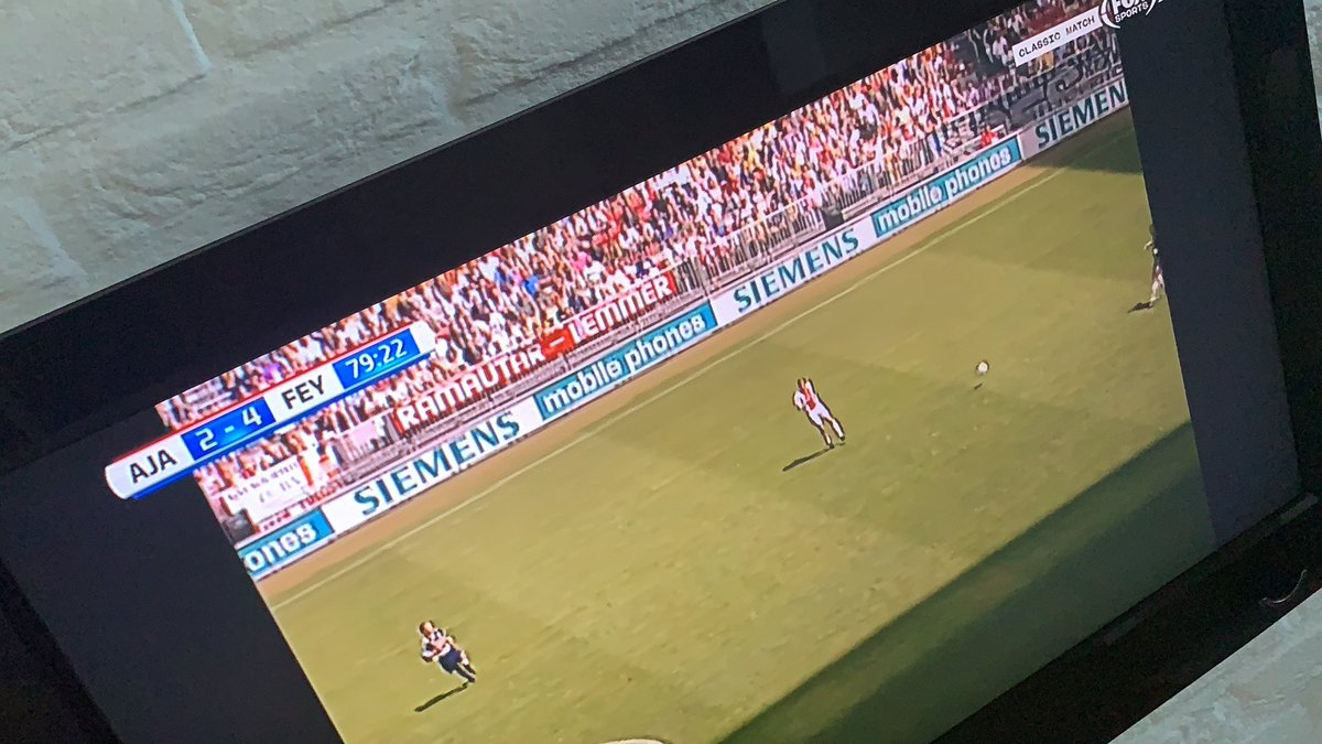 Fijne editie #ajafey @FOXSportsnl 🔴⚪️ #oversizedisdemode 🤪#voetbal #klassieker #huppiehuppie