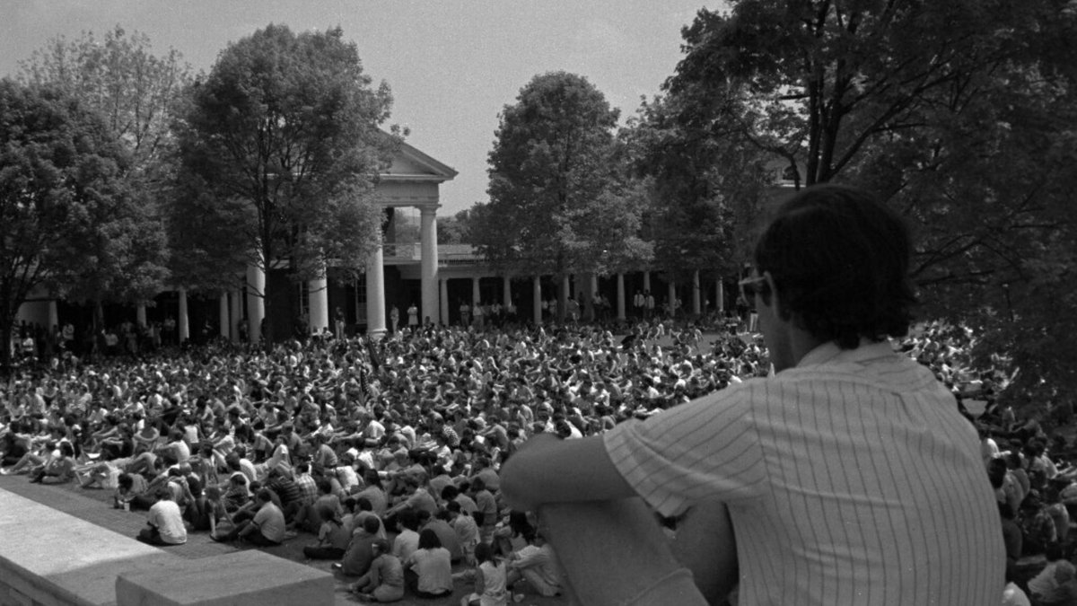 RareUVA's tweet photo. Around 2 p.m. on Sat. May 9, 1970, a rally at the Rotunda was specially authorized by UVA President Edgar Shannon so that State Police would agree not to declare it an unlawful assembly. #maystrikeincontext #1970UVA Check our Instagram for more photos: https://t.co/hhtXQQQkCL https://t.co/RAXVJTWQ0H