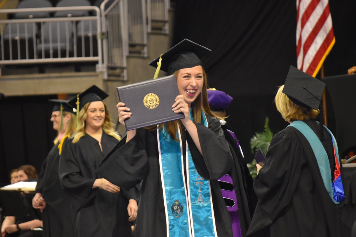 UEvansville's tweet photo. This year’s class has a unique journey, but we didn’t want this day to go by without recognizing and celebrating with them and their families. Join us online at https://t.co/0io9oFMrzB. We looking forward to seeing everyone on September 19 for our Commencement. #iAcedit https://t.co/yEyhaK0NVc