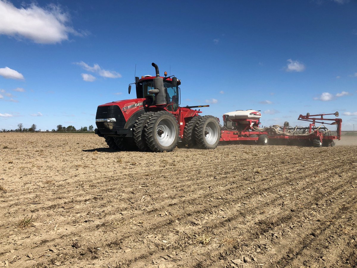 OhioStatePA's tweet photo. This #eFields soybean seeding rate study is being planting in Henry Co. Ohio this morning. Big thank you to @tietje_ryan, @TietjeRex, and their family! #seedingintel #plant20 https://t.co/f4DvvD3ja5