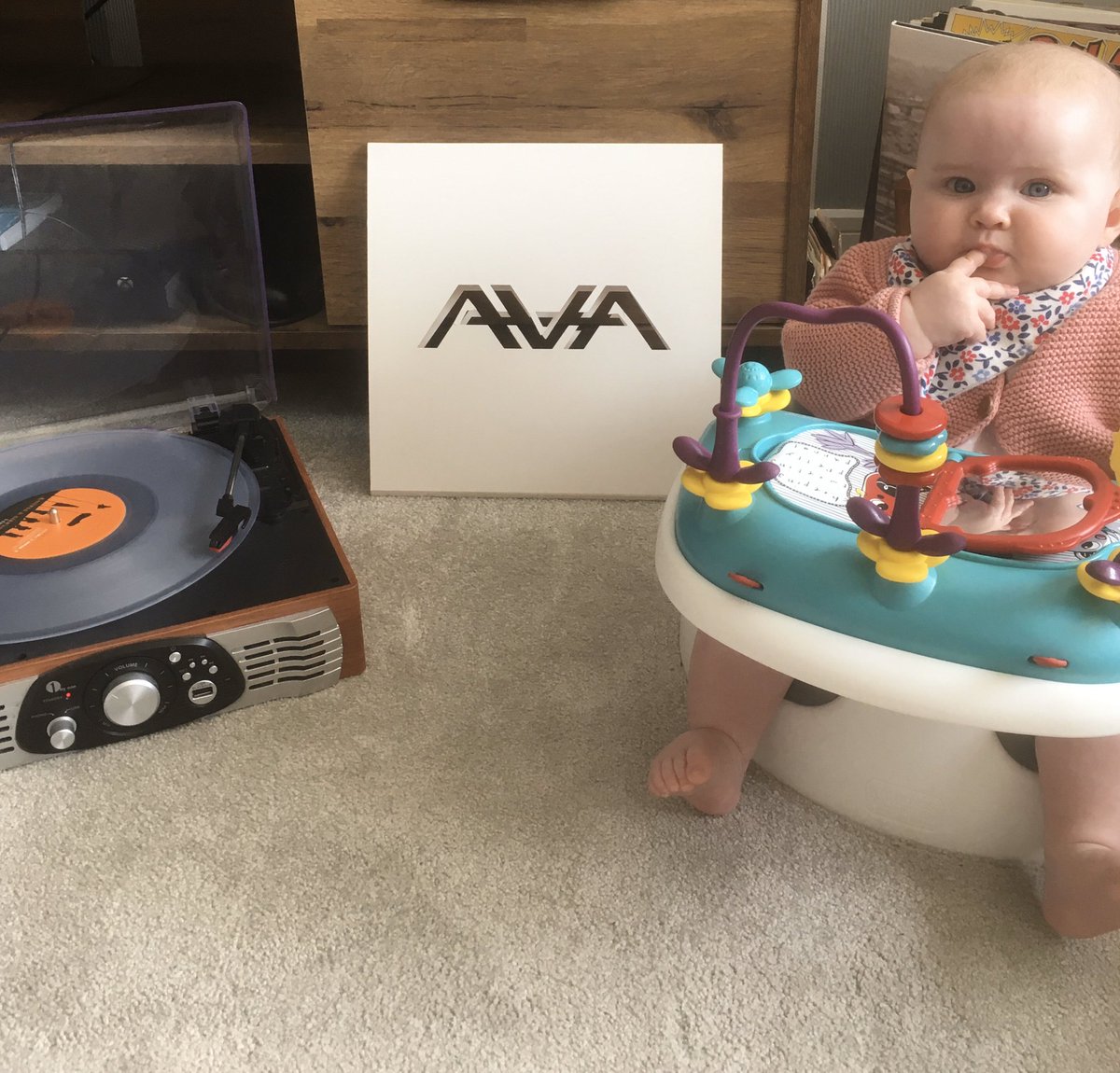kmorton14's tweet photo. π΅ Ava listening to her namesake band @AVABandOfficial this afternoon. The clear vinyl also causing major interest! Great record from @tomdelonge and co #iEmpire https://t.co/a0c0BMYzwp