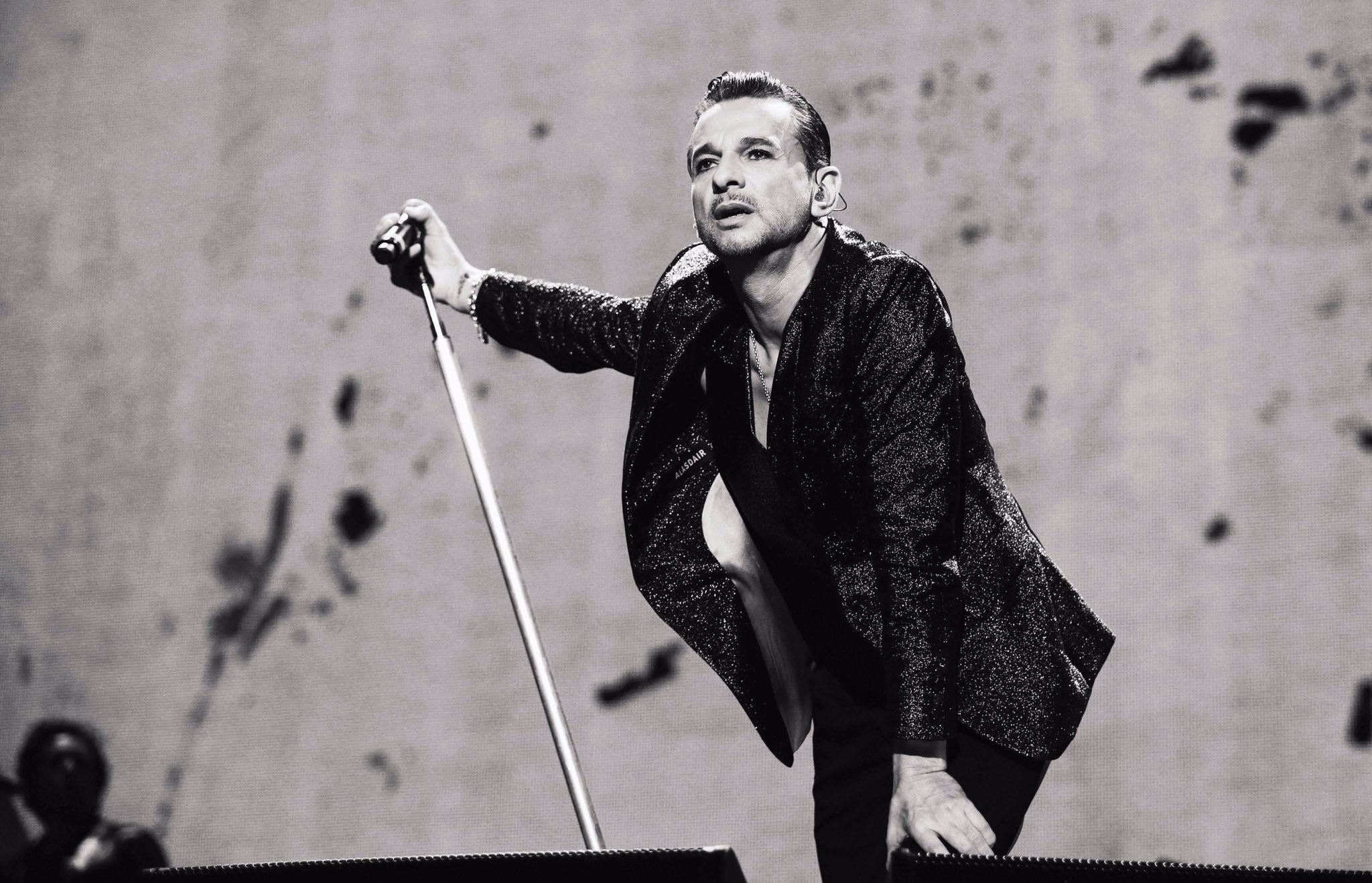 Happy birthday to Dave Gahan!  Incredible voice
Talented man
Legend 