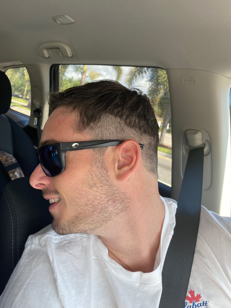 YoungPageviews's tweet image. Just wanted to give a shoutout to my beautiful, talented girlfriend on this spectacular Quarantine Fade. Who knew she had this hidden talent as a phenomenal barber! Thanks babe!