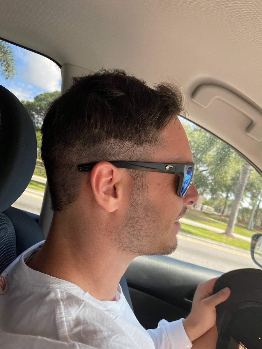 YoungPageviews's tweet image. Just wanted to give a shoutout to my beautiful, talented girlfriend on this spectacular Quarantine Fade. Who knew she had this hidden talent as a phenomenal barber! Thanks babe!