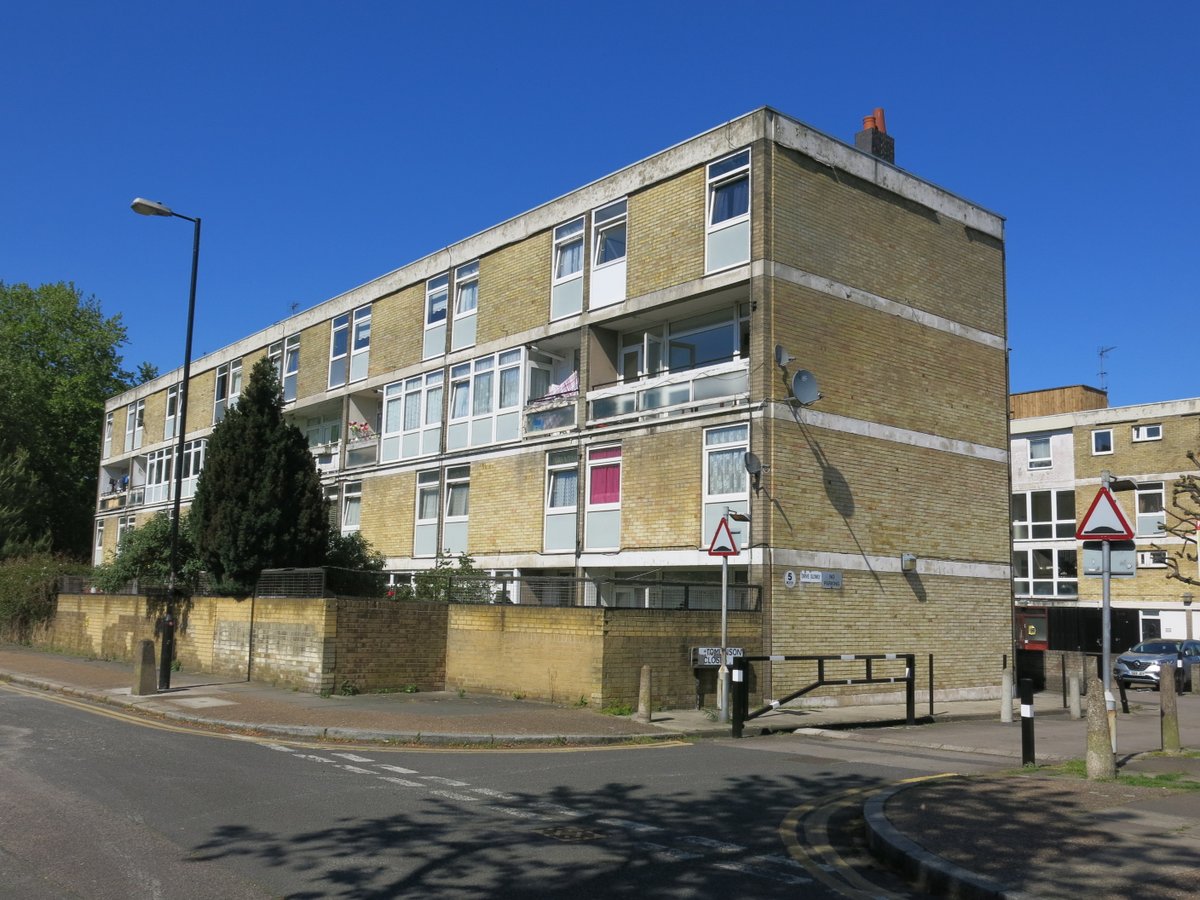 2/ Tomlinson Close was part of the London County Council’s Newling Estate built in the 1960s. It was the childhood home of comedian Micky Flanagan. (Micky bought a copy of my book at a talk I gave. I recognised him but couldn’t remember his name, not that he minded.)