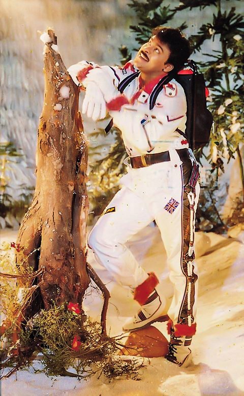 GiriShNanda96's tweet photo. #JagadekaVeeruduAthilokaSundari #30GloriousYrsForIHJVAS #30YearsOfJVAS @KChiruTweets @SrideviBKapoor @VyjayanthiFilms #Ilaiyaraaja @Ragavendraraoba Vintage 🎬❤️❤️❤️😎 https://t.co/R6sHpagdMS