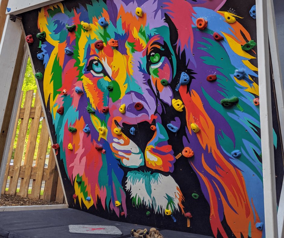 Iloveclimbing's tweet photo. We have seen epic home climbing walls, but beautiful climbing walls are a true rarity. Show us the most beautiful wall you've seen.
Thanks to Ryan Westby for making this work of art.
#homeclimbingwall #climbathome #climbart https://t.co/u47zxndSO6