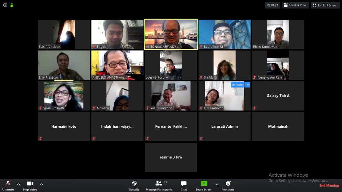 noenzCubby's tweet photo. Virtual Meeting zoom with Larasati Prudential💻 https://t.co/GhHK6QbvAW
