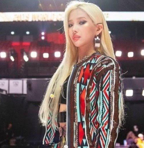 yasm020_'s tweet photo. Jeon Soyeon #Cube_protect_IDLE

você é incrível, seu trabalho é incrível, você é completamente perfeita. Não deixem que te digam o contrário. Mesmo que você não sinta isso, você é amada por todos os Neverlands desse mundinho. Continue o seu vom trabalho. Você é perfeita 💟 https://t.co/RvFC0MoXJw