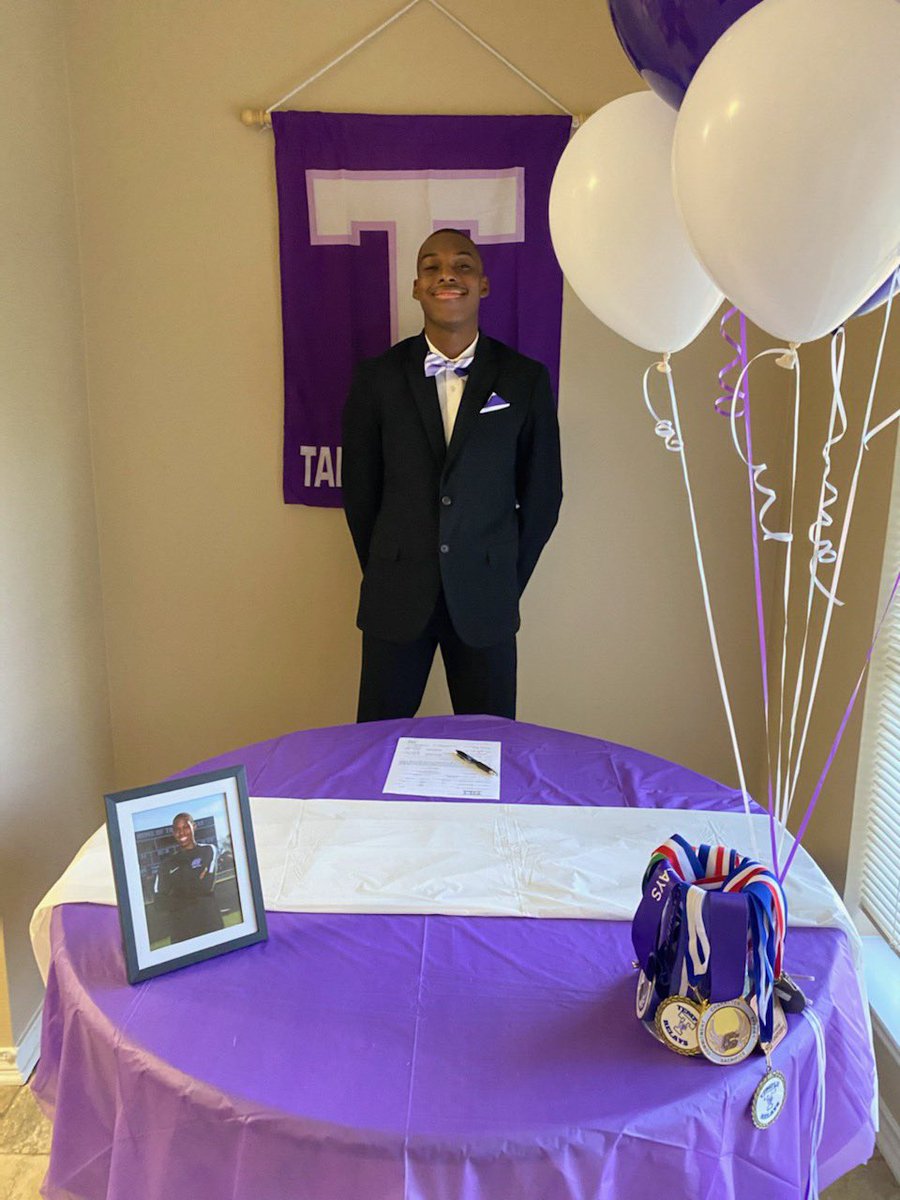 Jaden_Hall20's tweet photo. at @TarletonXCTrack for this awesome opportunity and with that being said I am 100% committed to @TarletonState to further my academic and track &amp; field career. https://t.co/l0PSx56Mbp https://t.co/bcqZ6FaBgT