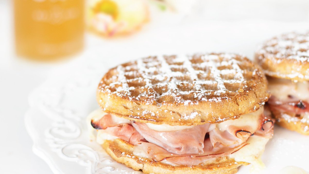 Here's a twist on a classic monte cristco can that be enjoyed for breakfast, lunch or dinner - crispy buttermilk waffles from <a href="/GFMSimple/">Good Food Made Simple</a>, Castle Wood Reserve ham and cheese, and drizzled with <a href="/BeeRaw/">Bee Raw</a> honey. Recipe 👉 bit.ly/35IzN0h #oberweisrecipe #montecristco